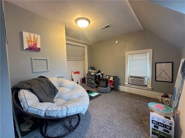 409 E 3rd Street, Maryville, MO 64468