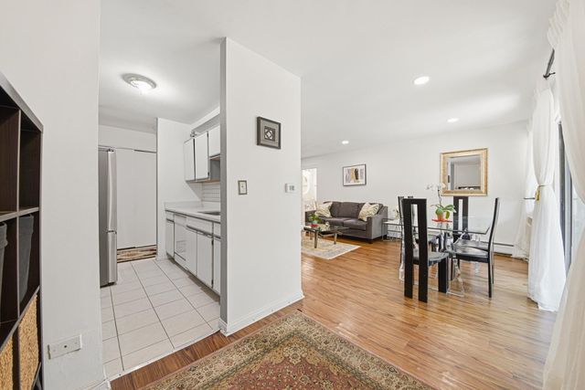1813 Hemlock Place 110, Schaumburg, IL 60173