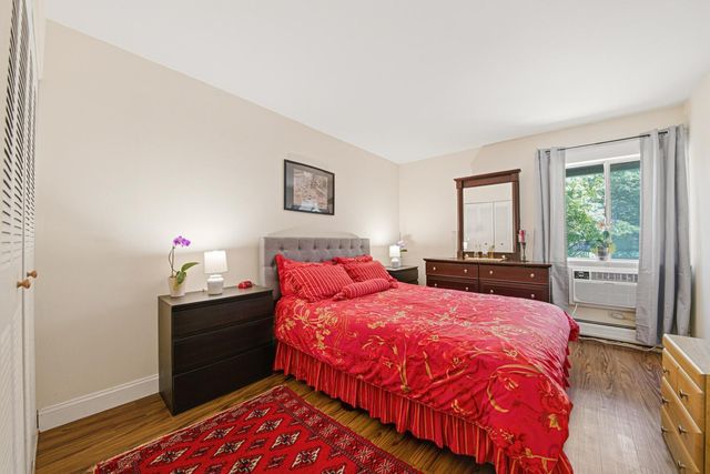 1813 Hemlock Place 110, Schaumburg, IL 60173