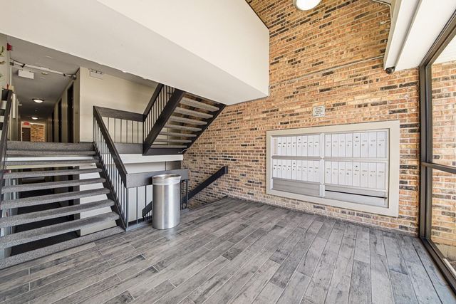 1813 Hemlock Place 110, Schaumburg, IL 60173
