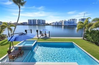 336 Oak AVE, Naples, FL 34108