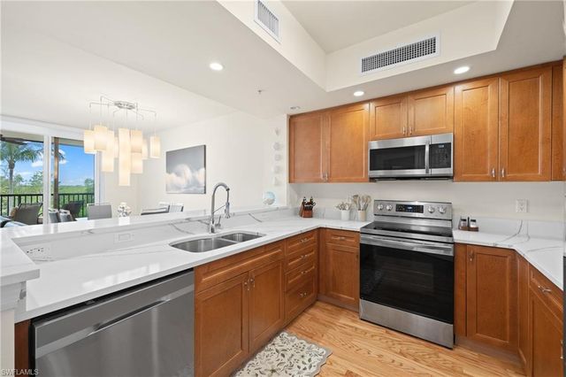 1065 Borghese LN 203, Naples, FL 34114