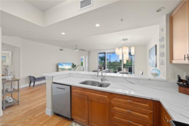 1065 Borghese LN 203, Naples, FL 34114