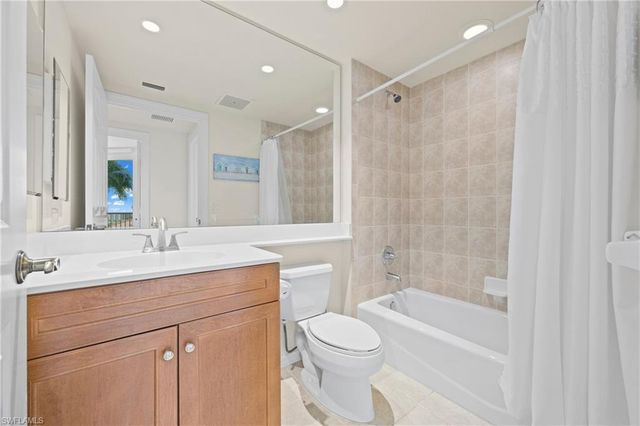 1065 Borghese LN 203, Naples, FL 34114