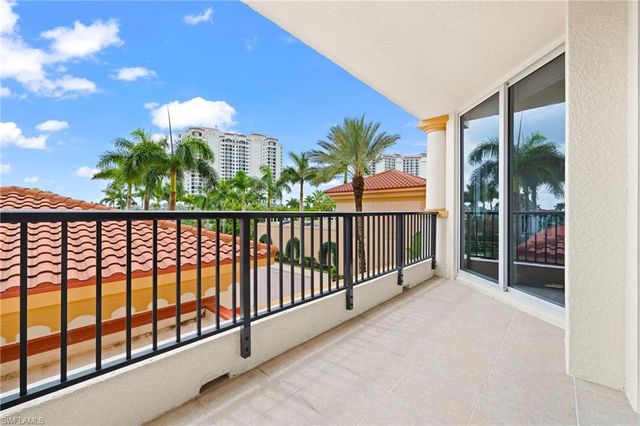 1065 Borghese LN 203, Naples, FL 34114