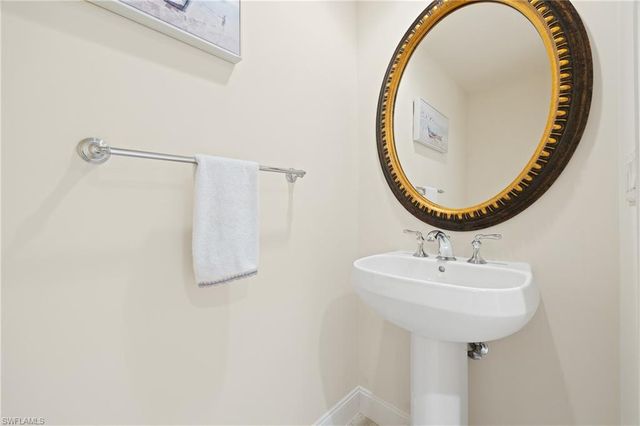 1065 Borghese LN 203, Naples, FL 34114