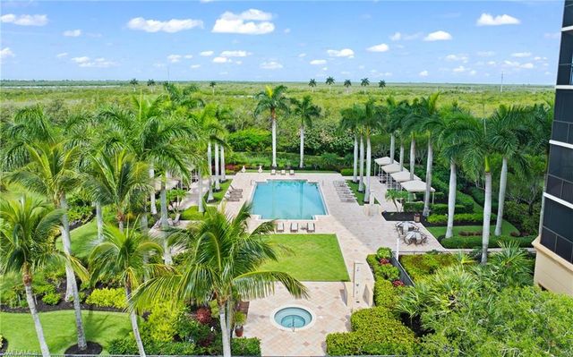 1065 Borghese LN 203, Naples, FL 34114