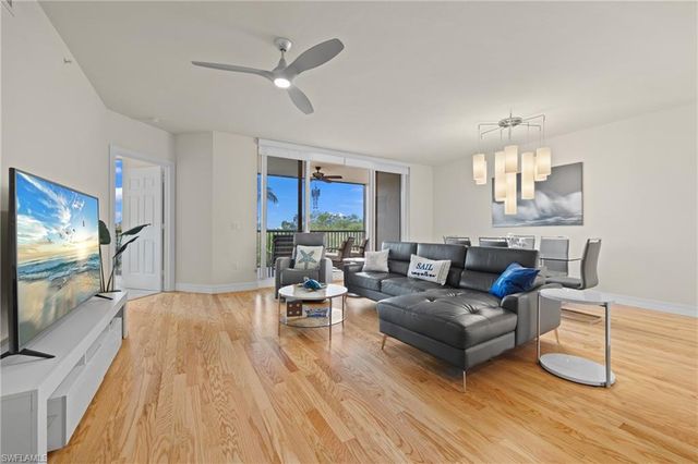 1065 Borghese LN 203, Naples, FL 34114