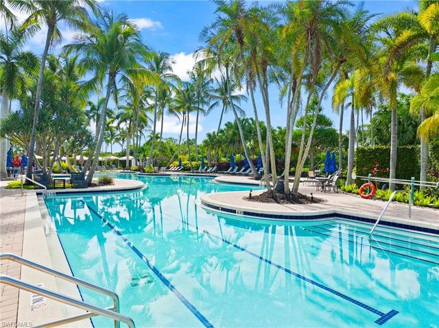 1065 Borghese LN 203, Naples, FL 34114