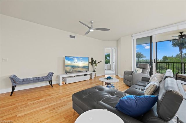1065 Borghese LN 203, Naples, FL 34114