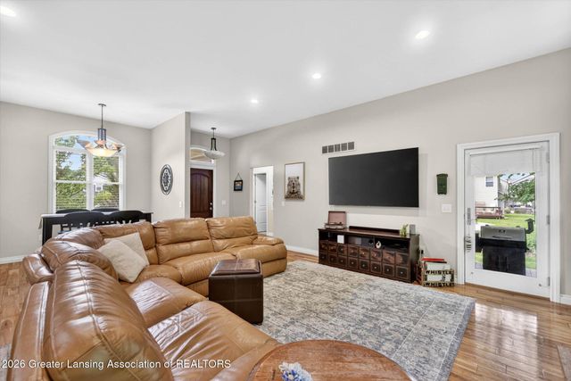 2040 Arbor Meadows Drive, Dewitt, MI 48820