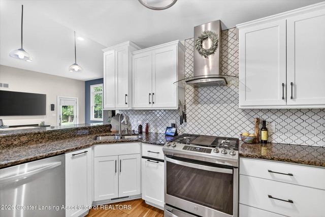 2040 Arbor Meadows Drive, Dewitt, MI 48820