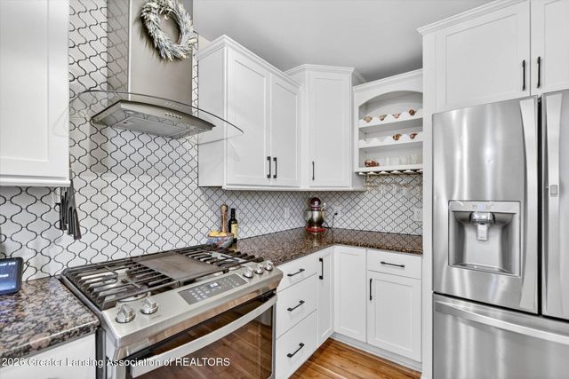 2040 Arbor Meadows Drive, Dewitt, MI 48820