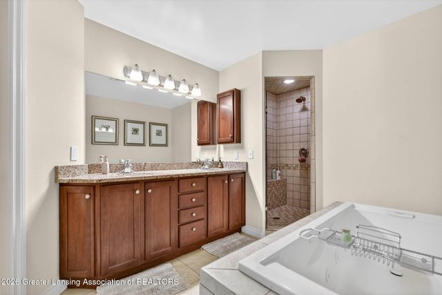 2040 Arbor Meadows Drive, Dewitt, MI 48820