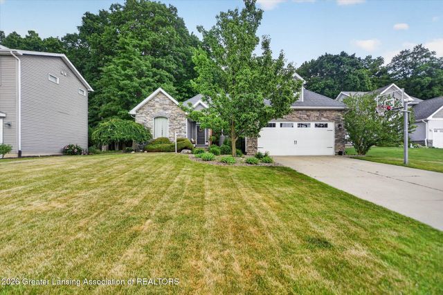 2040 Arbor Meadows Drive, Dewitt, MI 48820