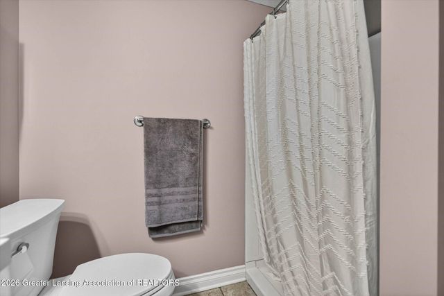2040 Arbor Meadows Drive, Dewitt, MI 48820
