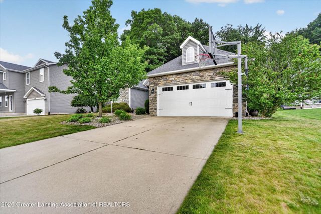 2040 Arbor Meadows Drive, Dewitt, MI 48820