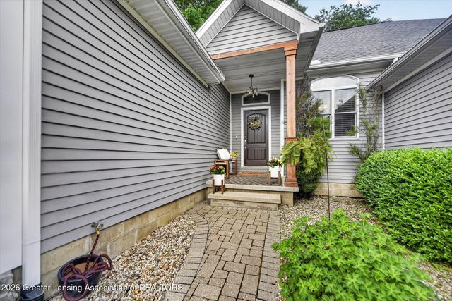 2040 Arbor Meadows Drive, Dewitt, MI 48820