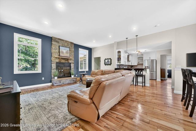 2040 Arbor Meadows Drive, Dewitt, MI 48820