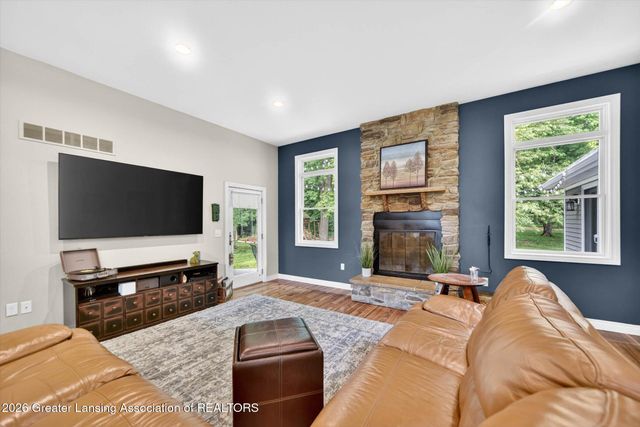 2040 Arbor Meadows Drive, Dewitt, MI 48820