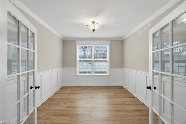 1642 Wright LN, Virginia Beach, VA 23451