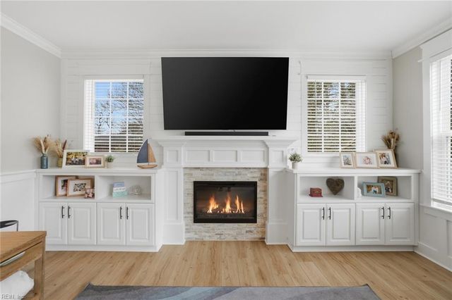 1642 Wright LN, Virginia Beach, VA 23451