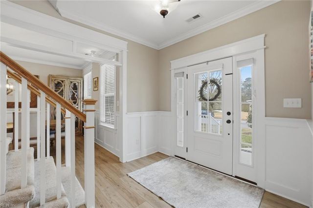 1642 Wright LN, Virginia Beach, VA 23451