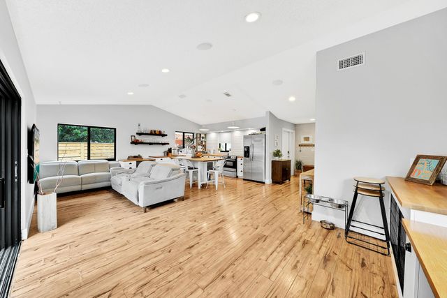 21588 Magdalena Terrace, Boca Raton, FL 33433