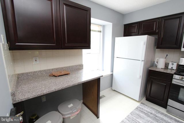 6 HALSTEAD PL, Princeton, NJ 08540