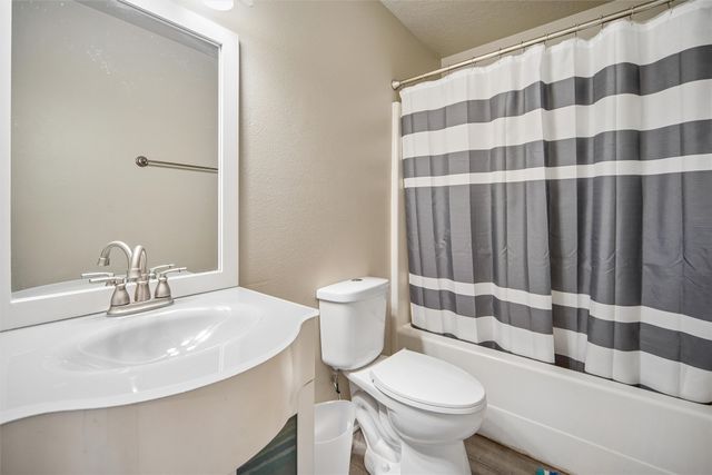 226 E Bell Avenue, Des Moines, IA 50315
