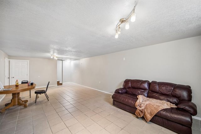 226 E Bell Avenue, Des Moines, IA 50315