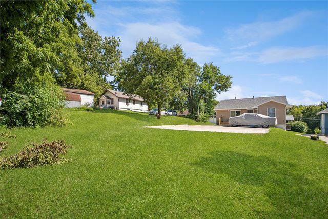 226 E Bell Avenue, Des Moines, IA 50315