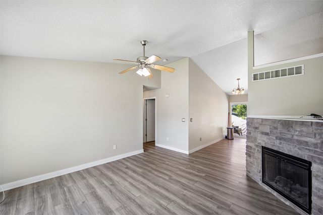 226 E Bell Avenue, Des Moines, IA 50315