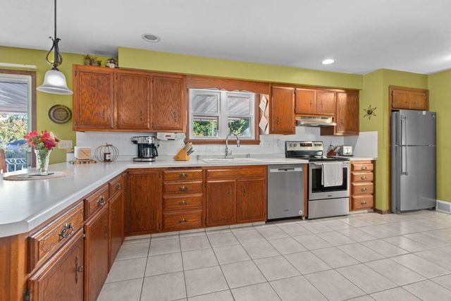 608 MICHIGAN LANE COURT, Kaukauna, WI 54130