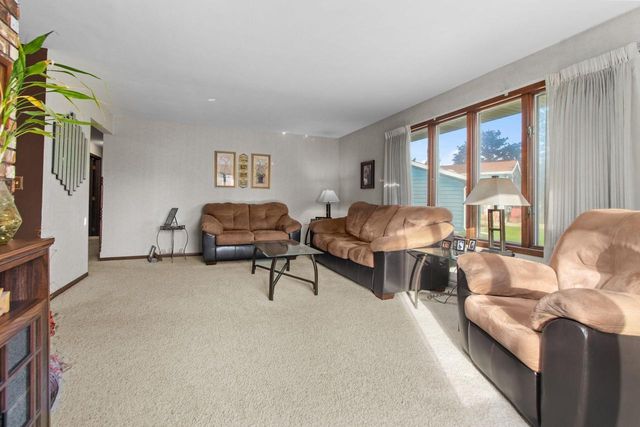 608 MICHIGAN LANE COURT, Kaukauna, WI 54130