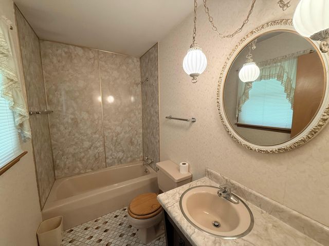 1850 W 53rd Avenue, Merrillville, IN 46410