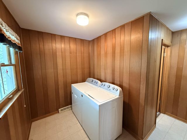 1850 W 53rd Avenue, Merrillville, IN 46410