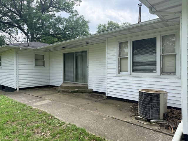 1850 W 53rd Avenue, Merrillville, IN 46410
