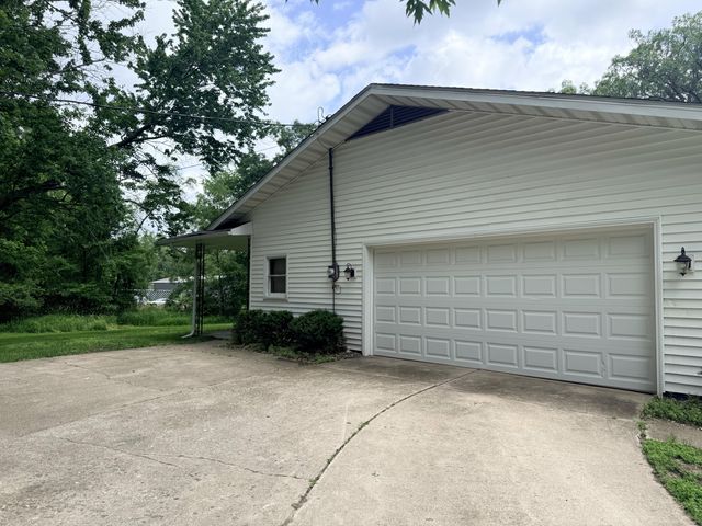 1850 W 53rd Avenue, Merrillville, IN 46410