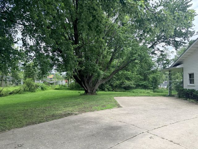 1850 W 53rd Avenue, Merrillville, IN 46410