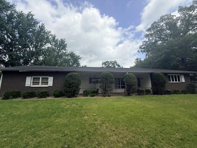 1850 W 53rd Avenue, Merrillville, IN 46410