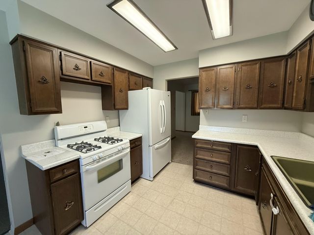1850 W 53rd Avenue, Merrillville, IN 46410