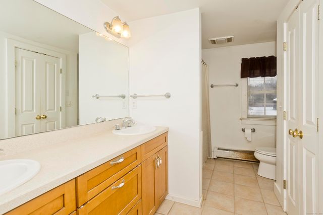 1095 South Grand Street, Suffield, CT 06093