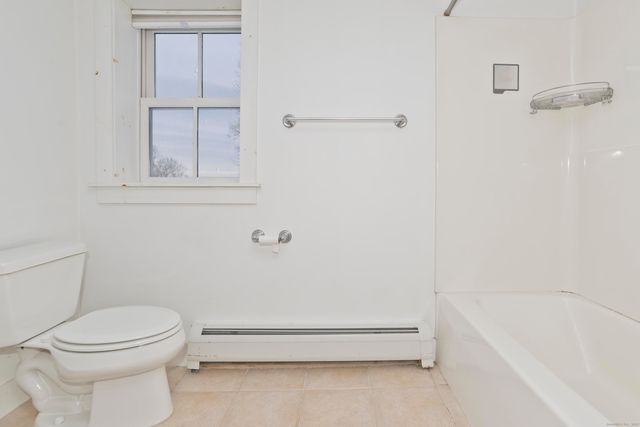 1095 South Grand Street, Suffield, CT 06093