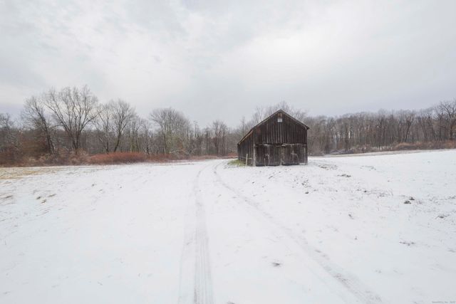 1095 South Grand Street, Suffield, CT 06093