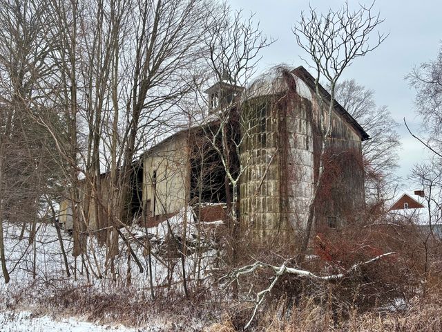 1095 South Grand Street, Suffield, CT 06093