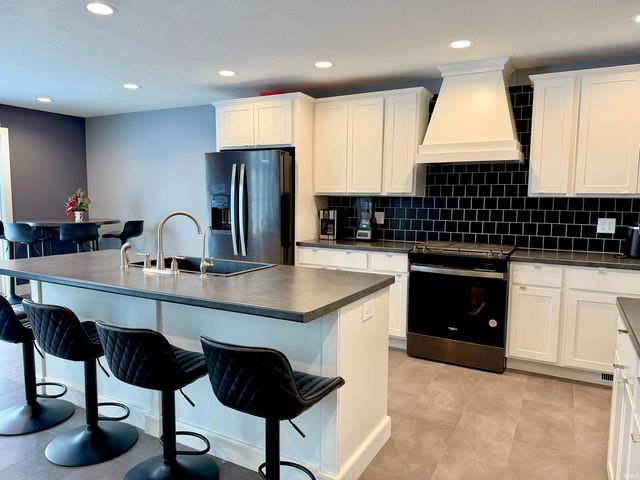 20393 Fieldstone Crossing Drive, Goshen, IN 46528