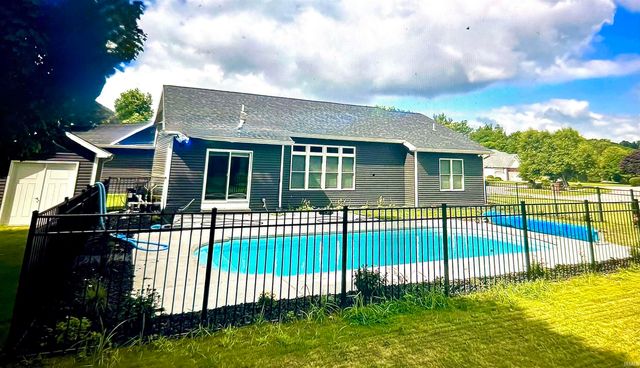 20393 Fieldstone Crossing Drive, Goshen, IN 46528