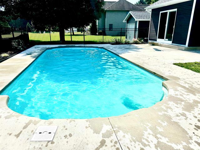 20393 Fieldstone Crossing Drive, Goshen, IN 46528