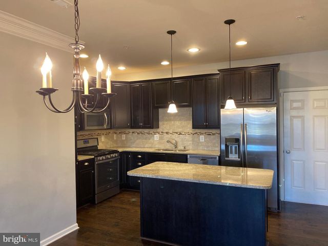 43075 THOROUGHFARE GAP TER, Ashburn, VA 20148